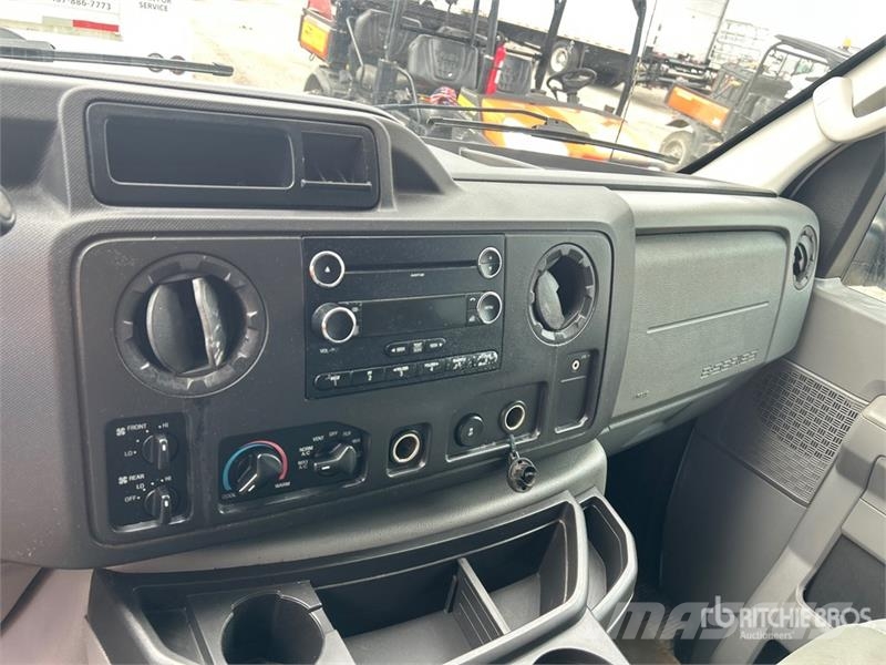 Ford E-350 Super Duty Dostavna vozila / kombiji