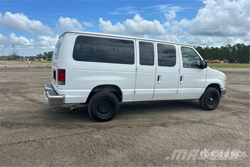 Ford E-350 Super Duty Dostavna vozila / kombiji