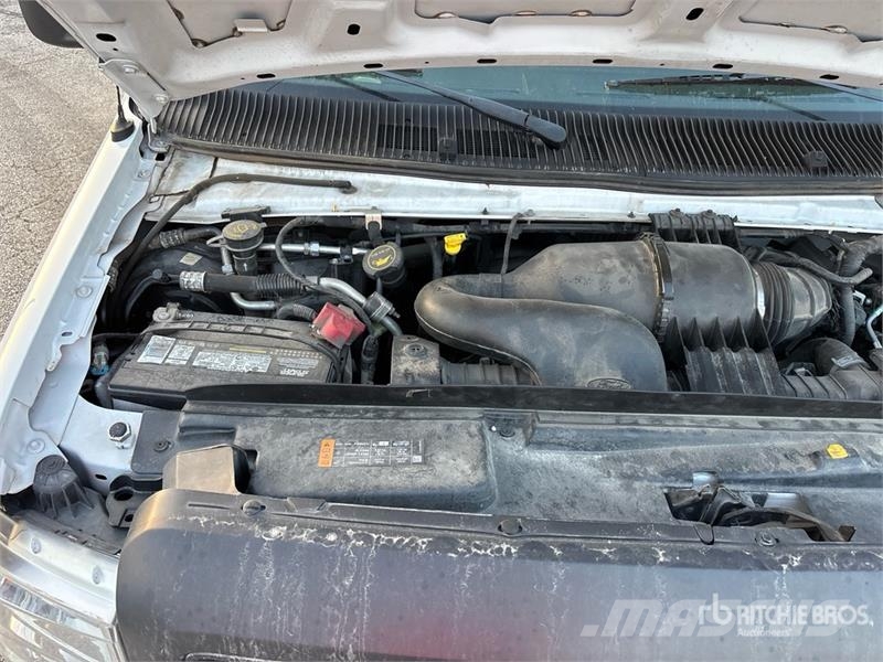 Ford E-350 Van Truck 貨箱式卡車