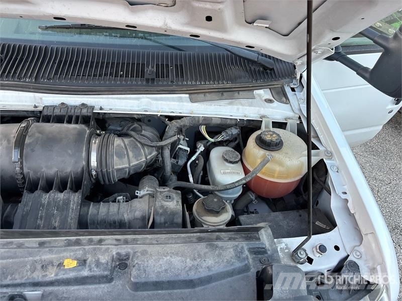 Ford E-350 Van Truck 貨箱式卡車