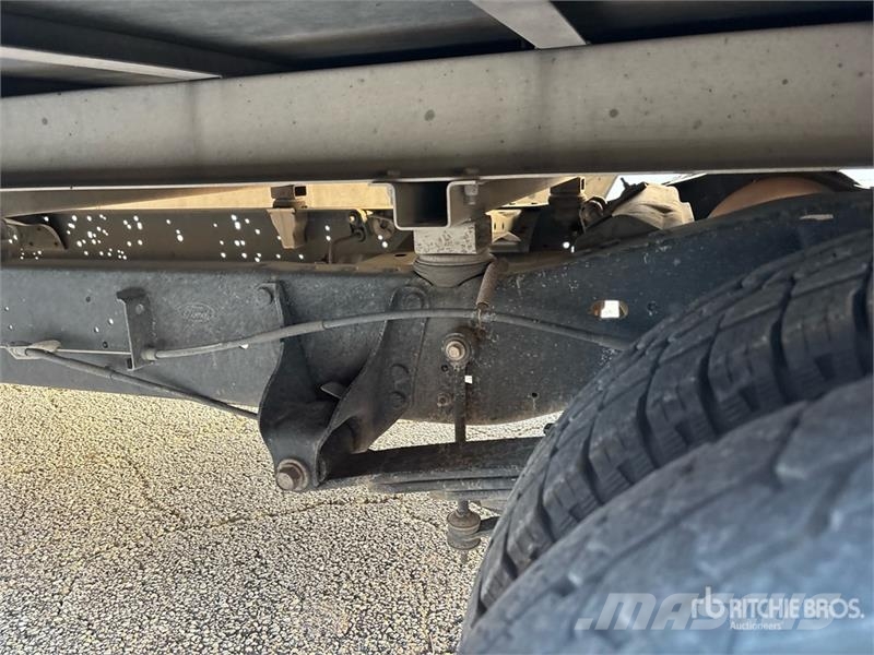 Ford E-350 Van Truck 貨箱式卡車