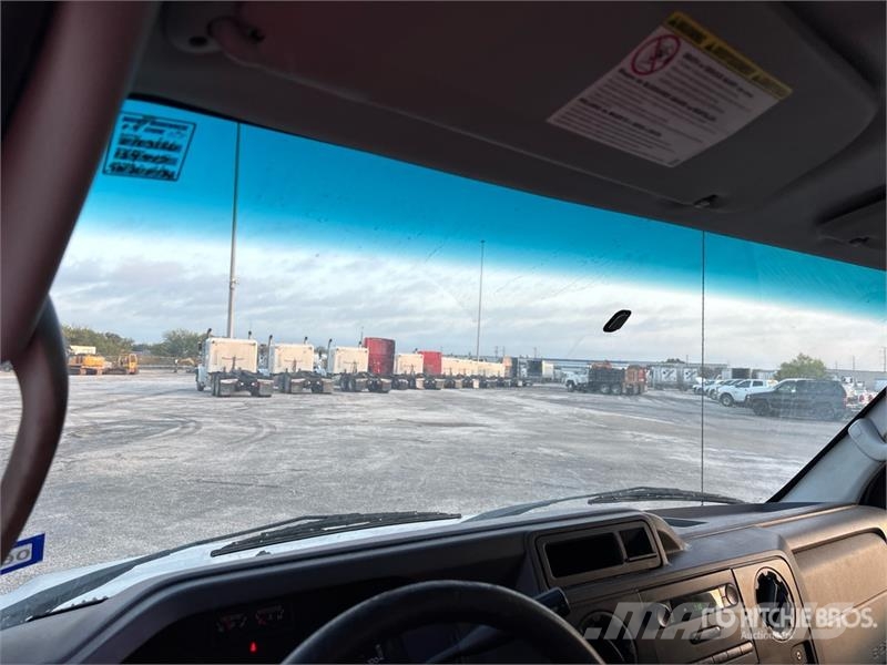 Ford E-350 Van Truck 貨箱式卡車