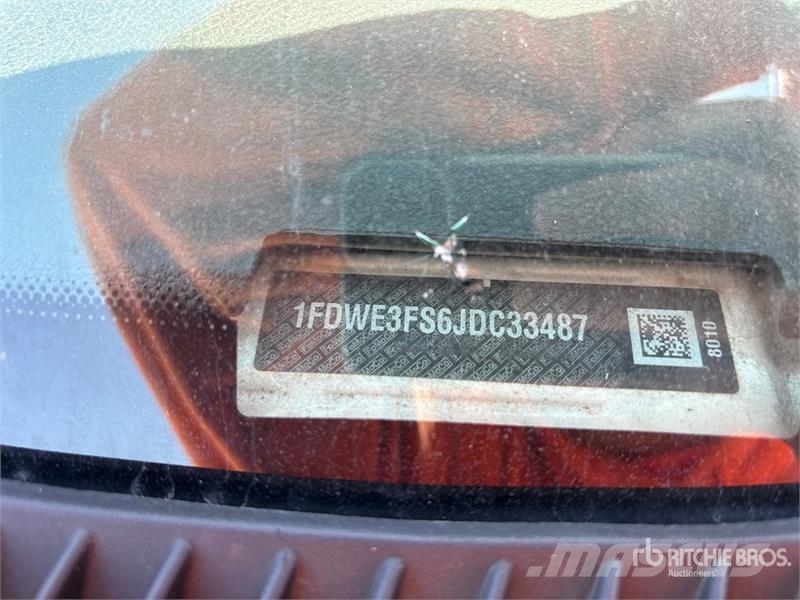 Ford E-350 Van Truck 貨箱式卡車