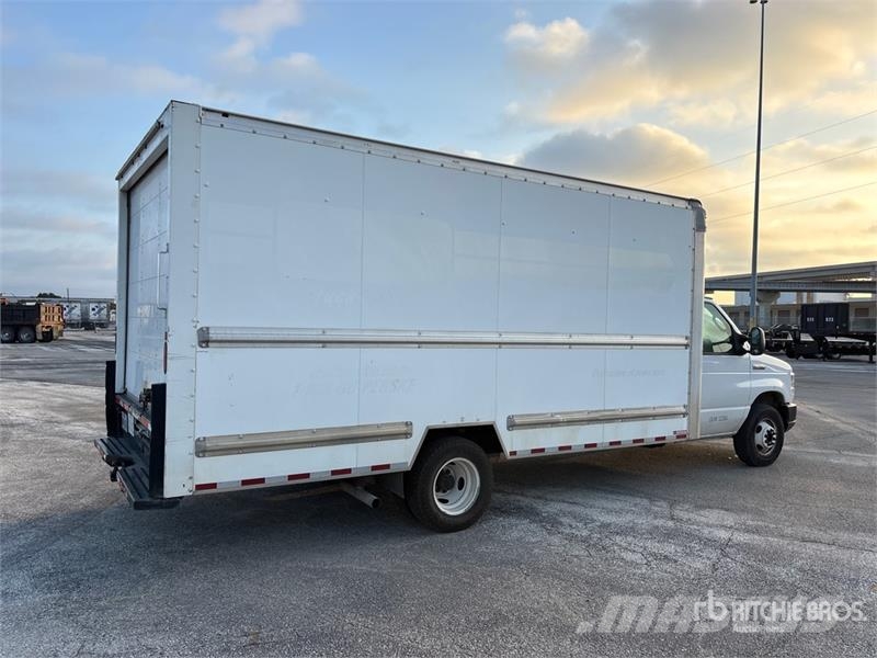 Ford E-350 Van Truck 貨箱式卡車