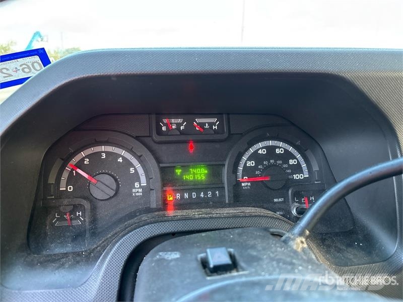 Ford E-350 Van Truck 貨箱式卡車