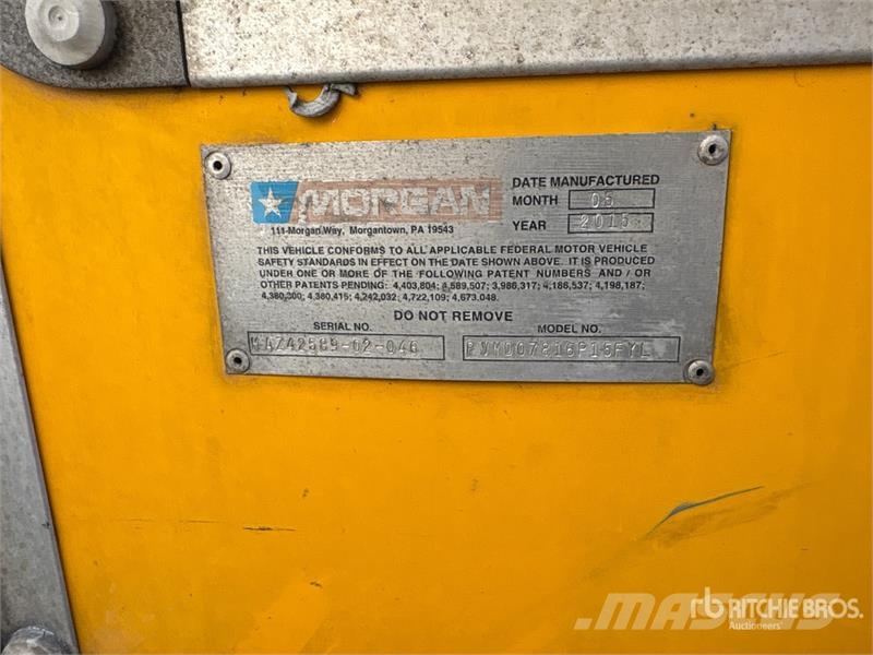 Ford E-350 Van Truck (Inoperable) 貨箱式卡車