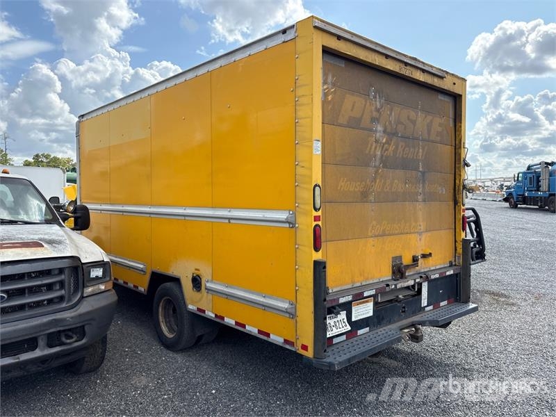 Ford E-350 Van Truck (Inoperable) 貨箱式卡車