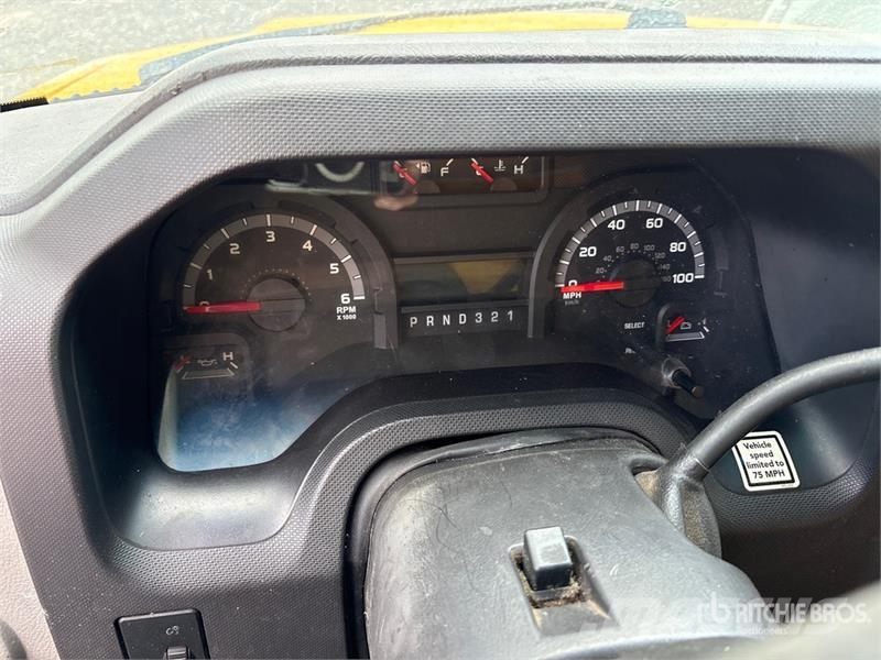Ford E-350 Van Truck (Inoperable) 貨箱式卡車