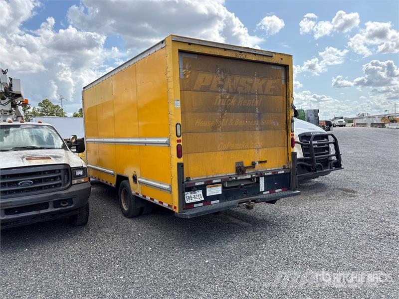 Ford E-350 Van Truck (Inoperable) 貨箱式卡車