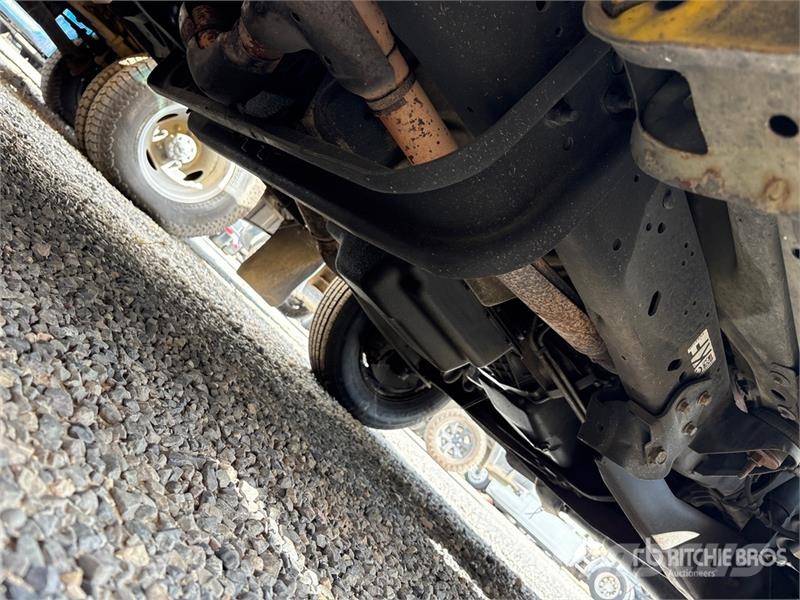 Ford E-350 Van Truck (Inoperable) 貨箱式卡車