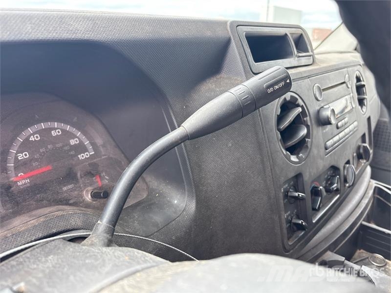 Ford E-350 XL 10 Passenger Van Furgone chiuso