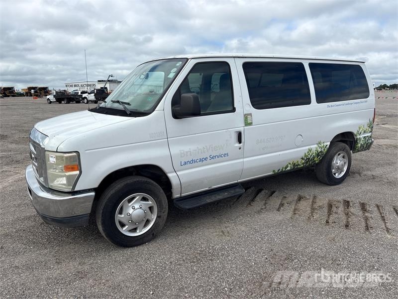 Ford E-350 XL 10 Passenger Van Furgone chiuso