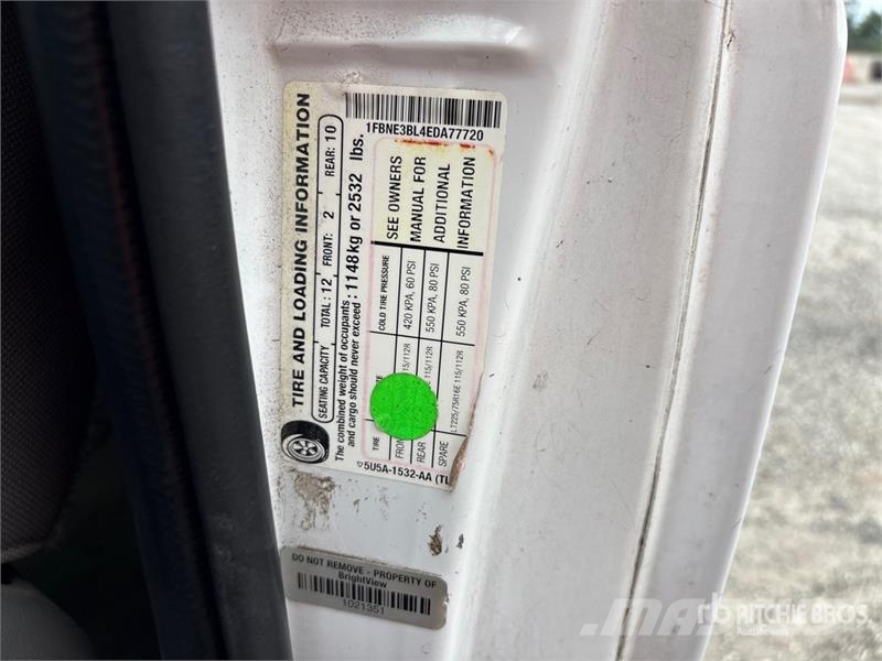 Ford E-350 XL 10 Passenger Van Furgone chiuso