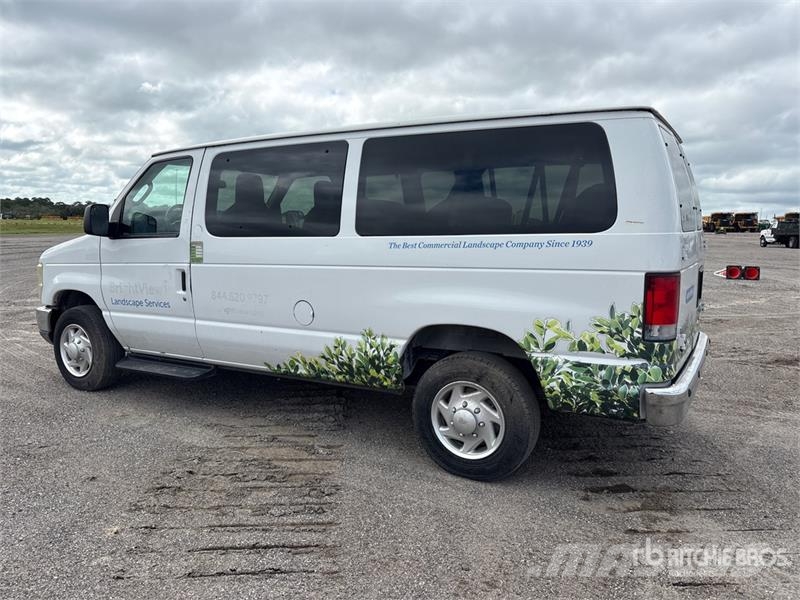 Ford E-350 XL 10 Passenger Van Furgone chiuso