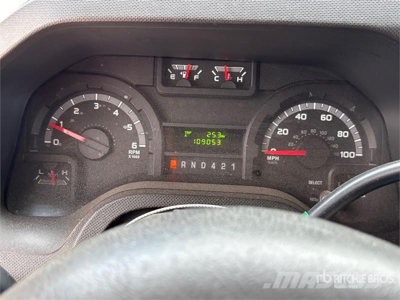 Ford E-450 4x2 Mini Bus Minibussen