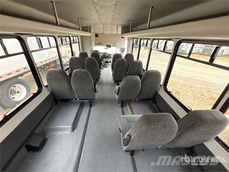 Ford E-450 4x2 Mini Bus Minibussen