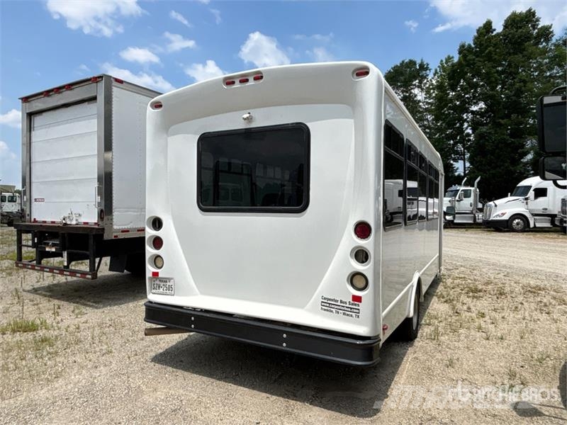 Ford E-450 4x2 Mini Bus Minibussen