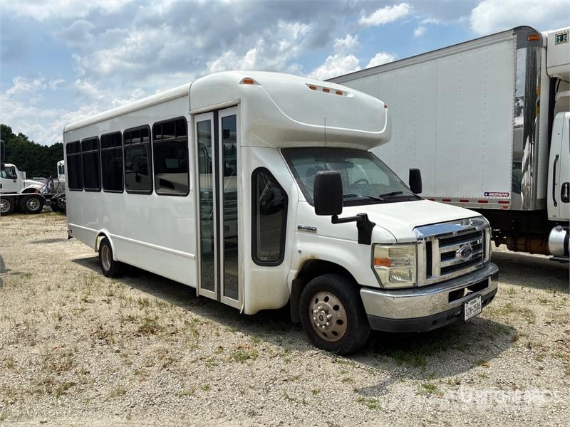 Ford E-450 4x2 Mini Bus Minibussen
