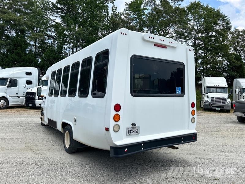 Ford E-450 Bus Minibussen