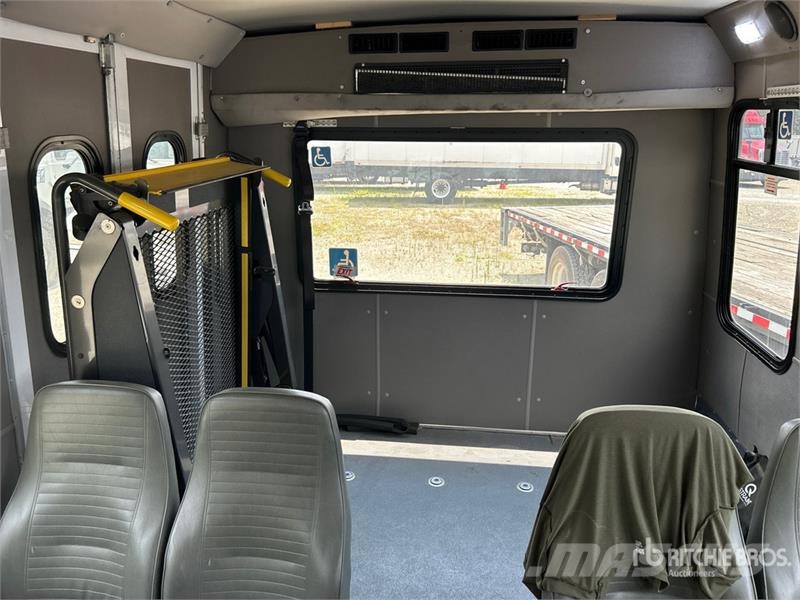 Ford E-450 Bus Minibussen