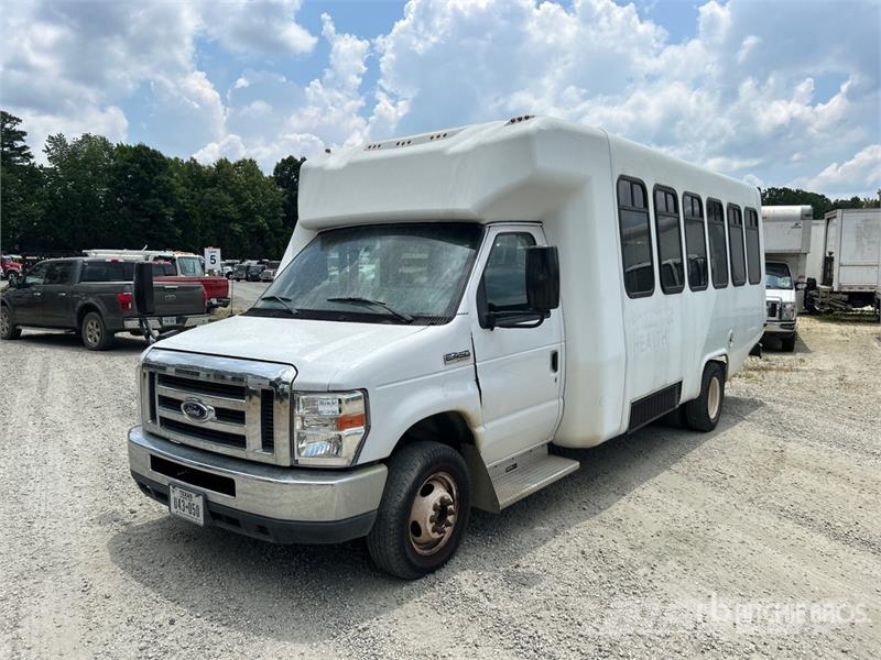 Ford E-450 Bus Minibussen