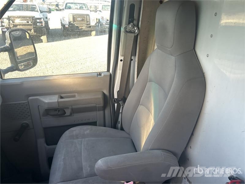 Ford E-450 Econoline 4x2 Refrigerated Truck Camiones con temperatura controlada