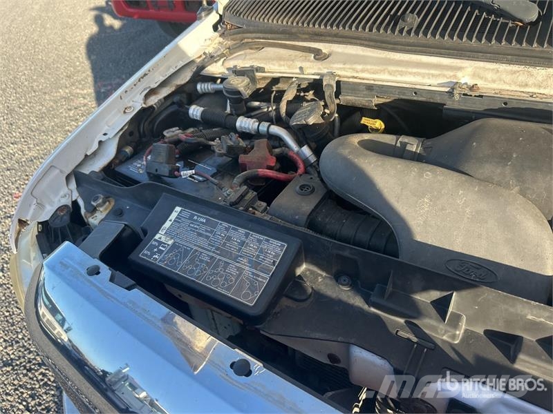 Ford E-450 Econoline 4x2 Refrigerated Truck Camiones con temperatura controlada