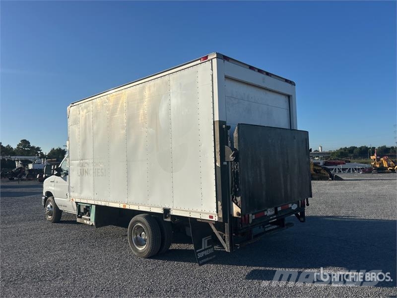 Ford E-450 Econoline 4x2 Refrigerated Truck Camiones con temperatura controlada