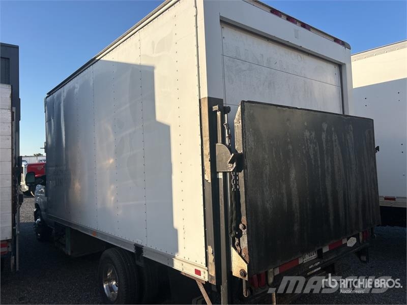 Ford E-450 Econoline 4x2 Refrigerated Truck Camiones con temperatura controlada