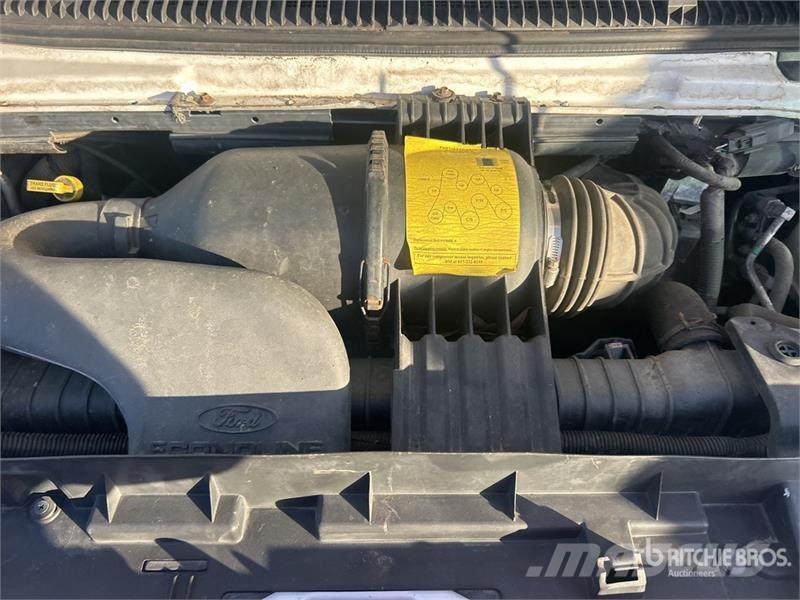 Ford E-450 Econoline 4x2 Refrigerated Truck Camiones con temperatura controlada