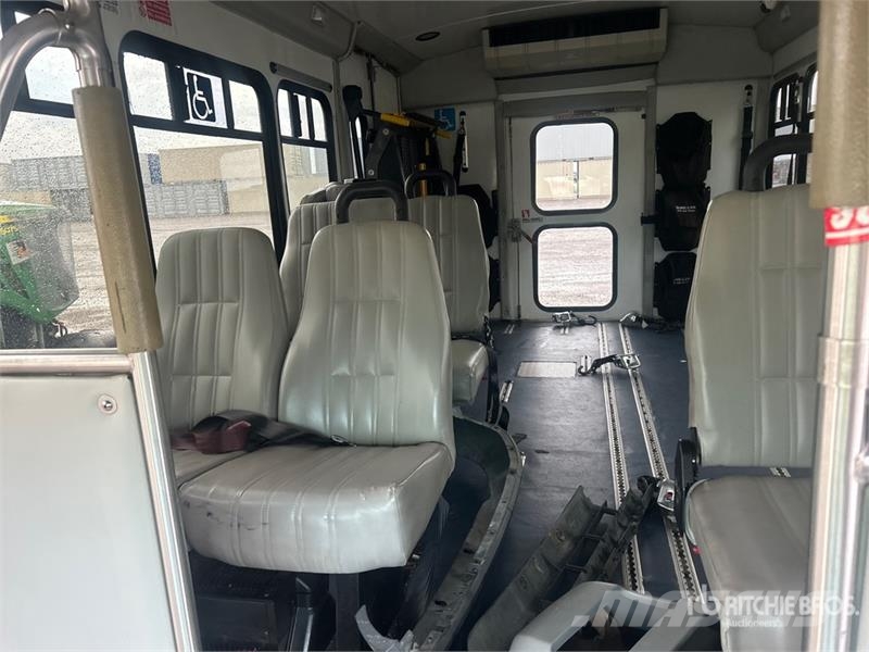 Ford E-450 Starcraft 4x2 8-Seat Transit Bus Mini avtobusi