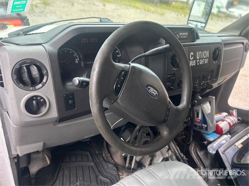 Ford E-450 Starcraft 4x2 8-Seat Transit Bus Mini avtobusi