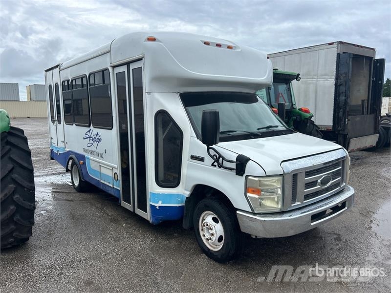 Ford E-450 Starcraft 4x2 8-Seat Transit Bus Mini avtobusi