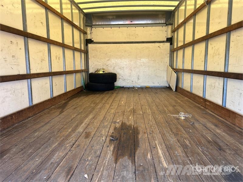 Ford E350 4x2 Van Truck (Inoperable) 厢式货车