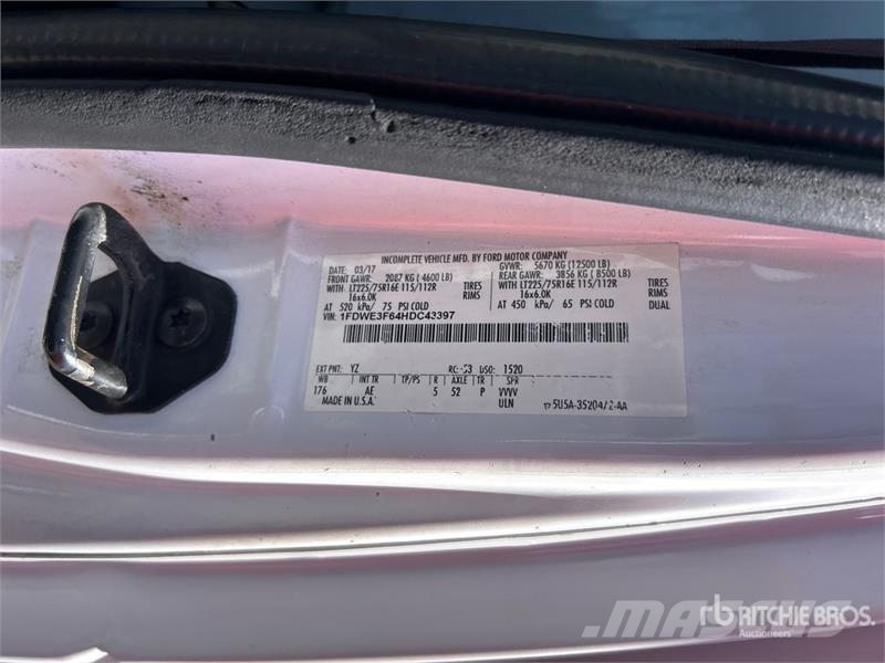 Ford E350 4x2 Van Truck (Inoperable) 厢式货车