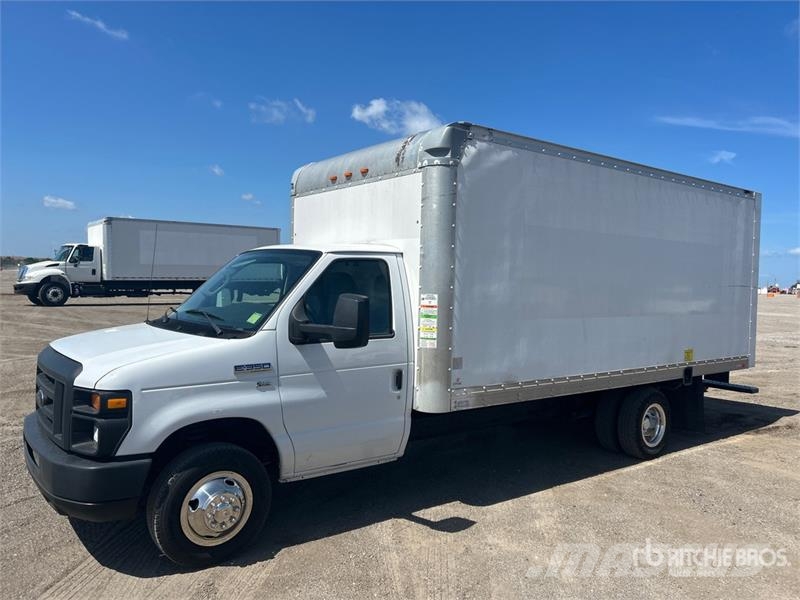 Ford E350 4x2 Van Truck (Inoperable) 厢式货车