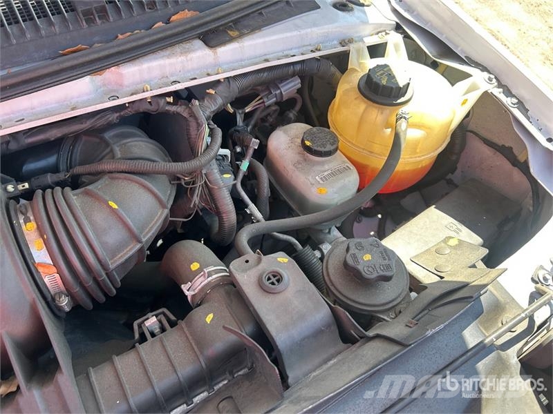 Ford E350 4x2 Van Truck (Inoperable) 厢式货车