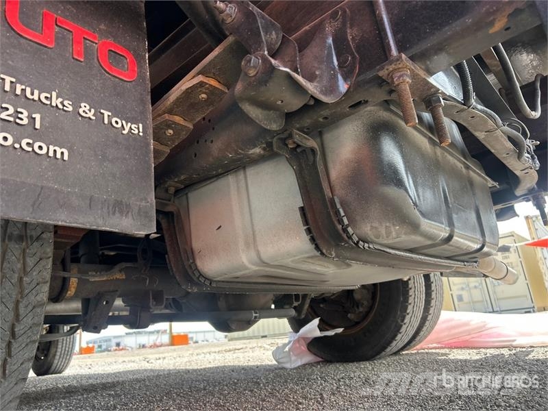Ford E350 4x2 Van Truck Dobozos teherautók