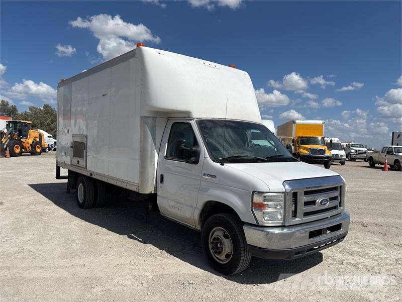 Ford E450 4x2 Van Truck (Inoperable) Box body trucks