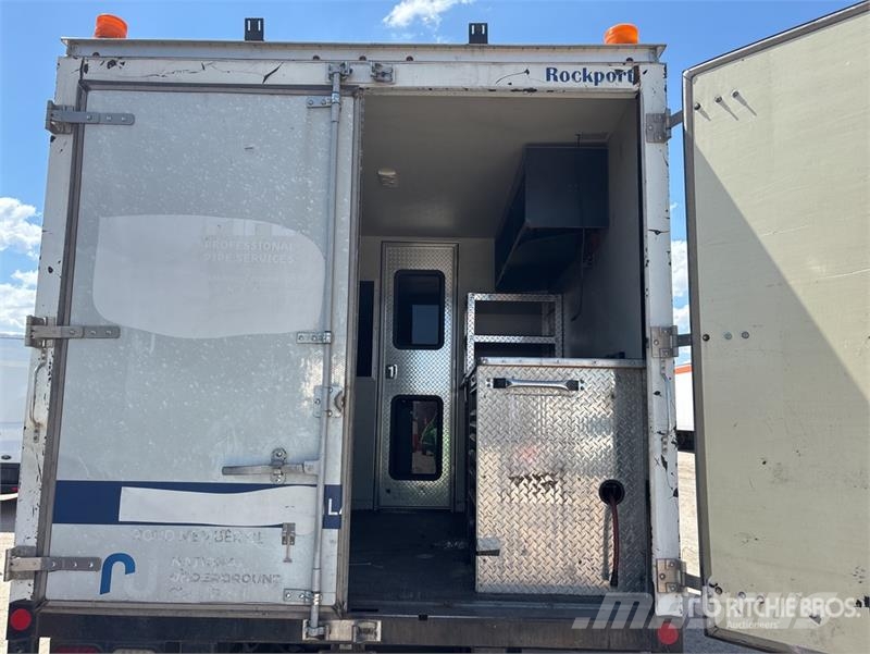 Ford E450 4x2 Van Truck (Inoperable) Box body trucks
