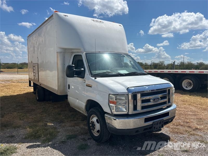 Ford E450 4x2 Van Truck (Inoperable) Skåpbilar