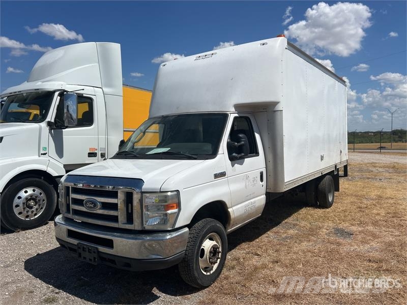 Ford E450 4x2 Van Truck (Inoperable) Skåpbilar