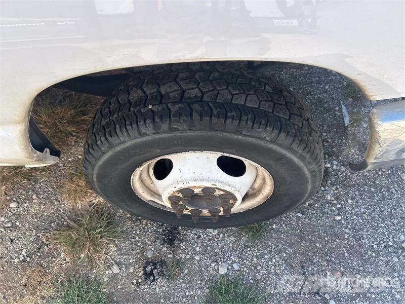 Ford E450 4x2 Van Truck (Inoperable) Skåpbilar