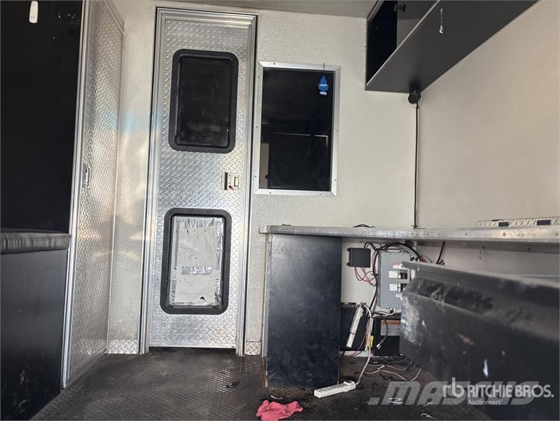 Ford E450 4x2 Van Truck (Inoperable) Box body trucks