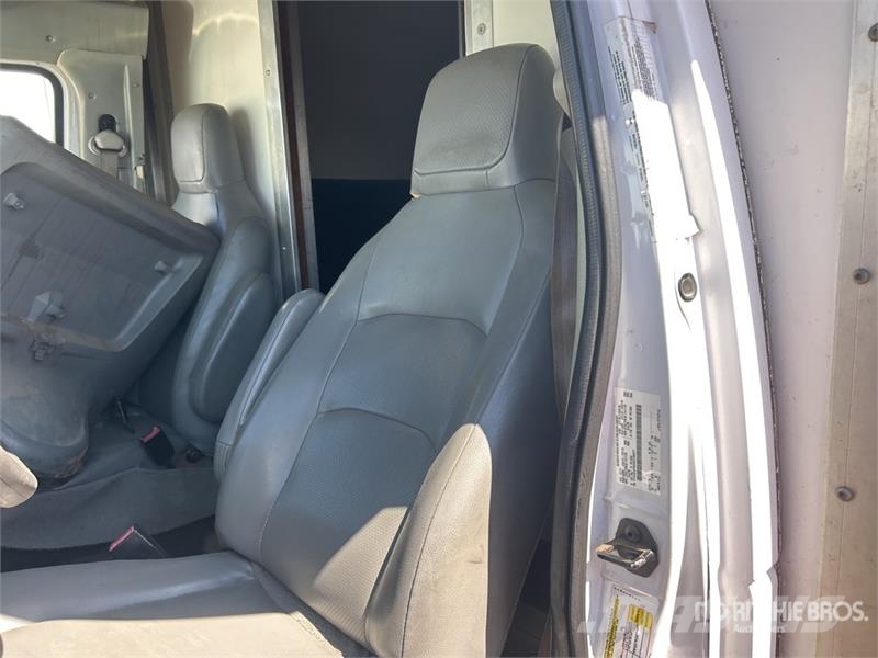 Ford E450 4x2 Van Truck (Inoperable) Skåpbilar