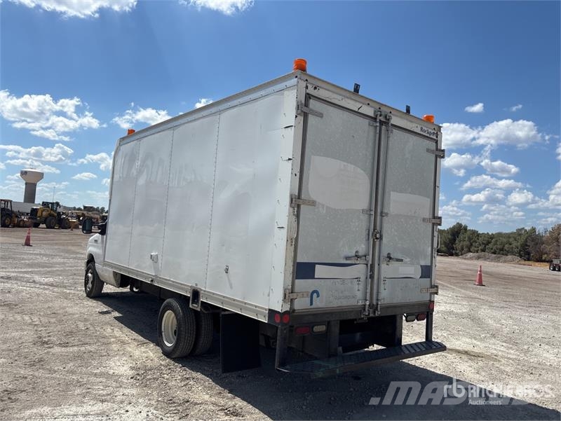Ford E450 4x2 Van Truck (Inoperable) Box body trucks
