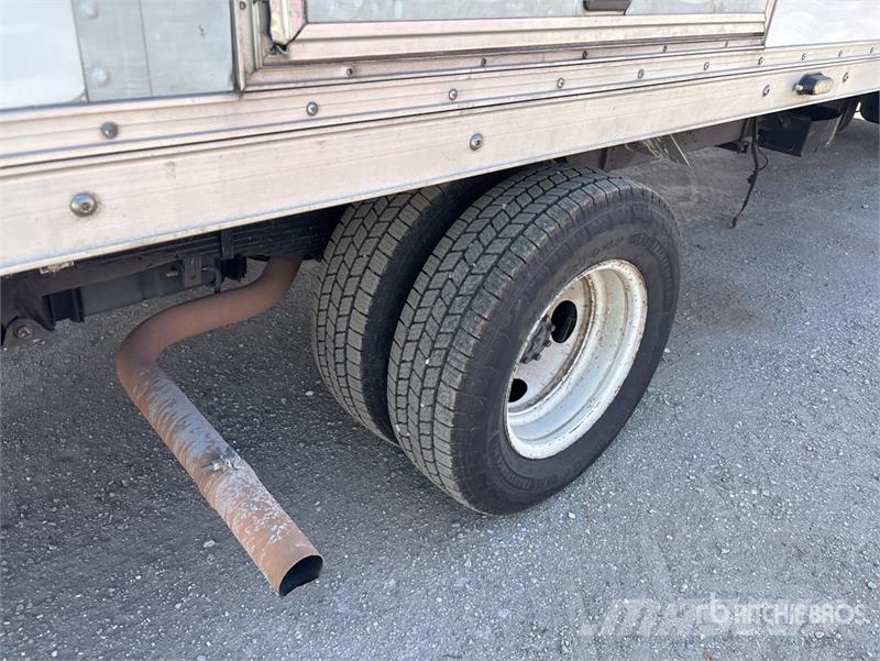 Ford E450 4x2 Van Truck (Inoperable) Box body trucks