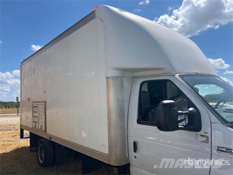 Ford E450 4x2 Van Truck (Inoperable) Skåpbilar