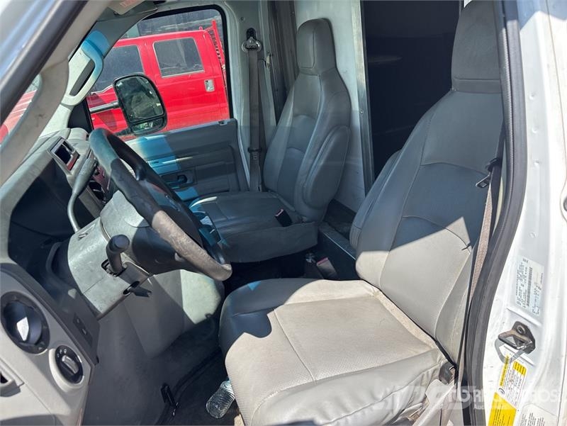 Ford E450 4x2 Van Truck (Inoperable) Box body trucks