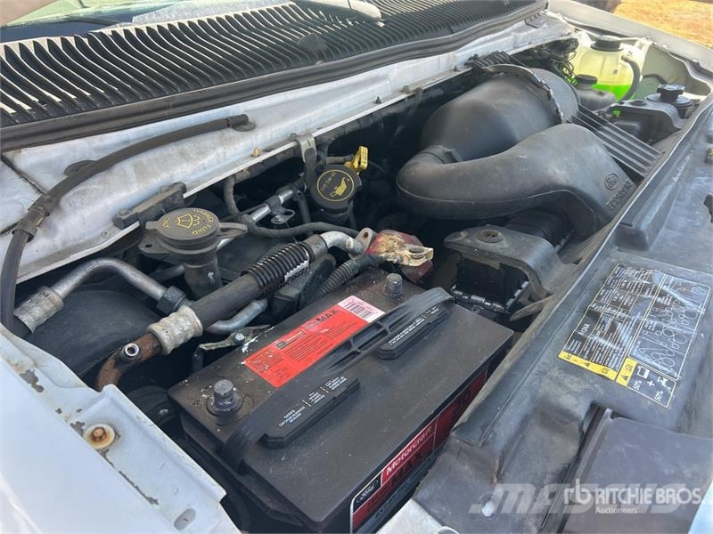 Ford E450 4x2 Van Truck (Inoperable) Skåpbilar
